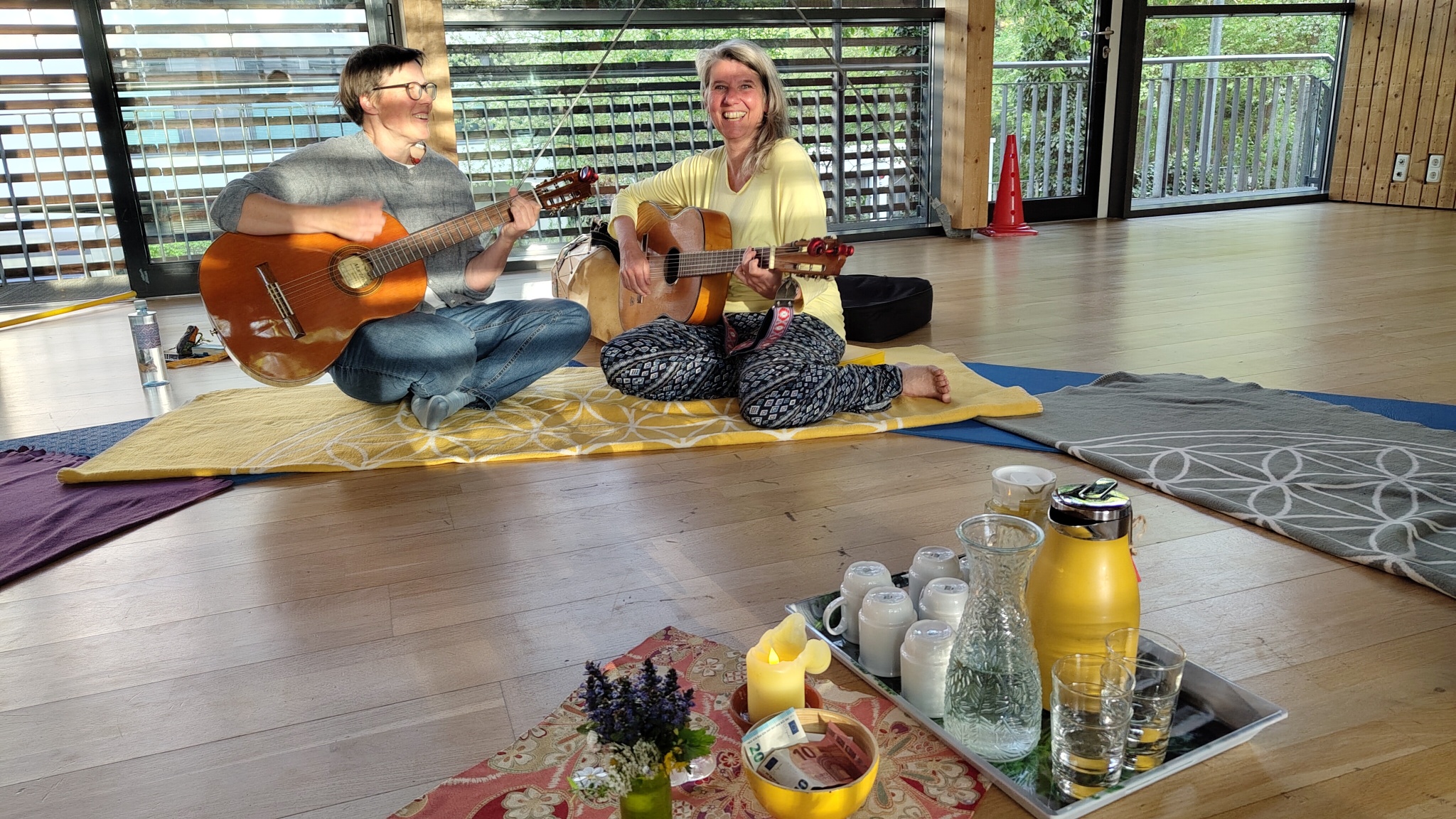 Singen mit Mara, Ilze und Freund*innen